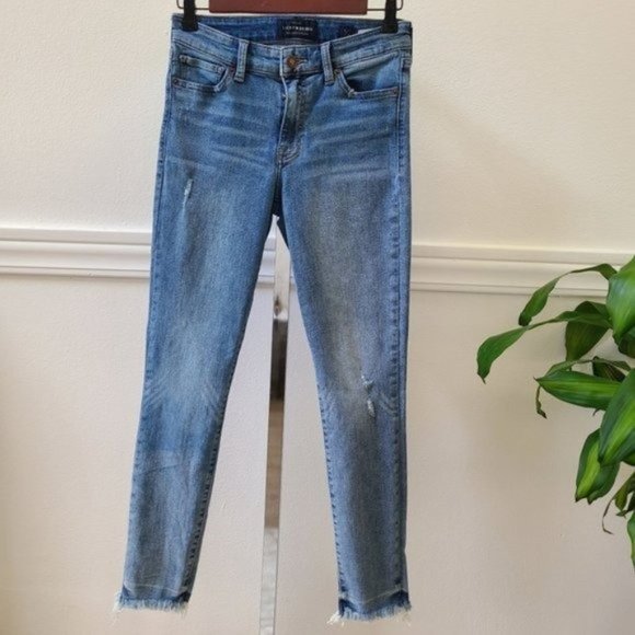 Lucky Brand Ava Distressed Chewed Hem Crop Skinny Jeans - Picture 7 of 16